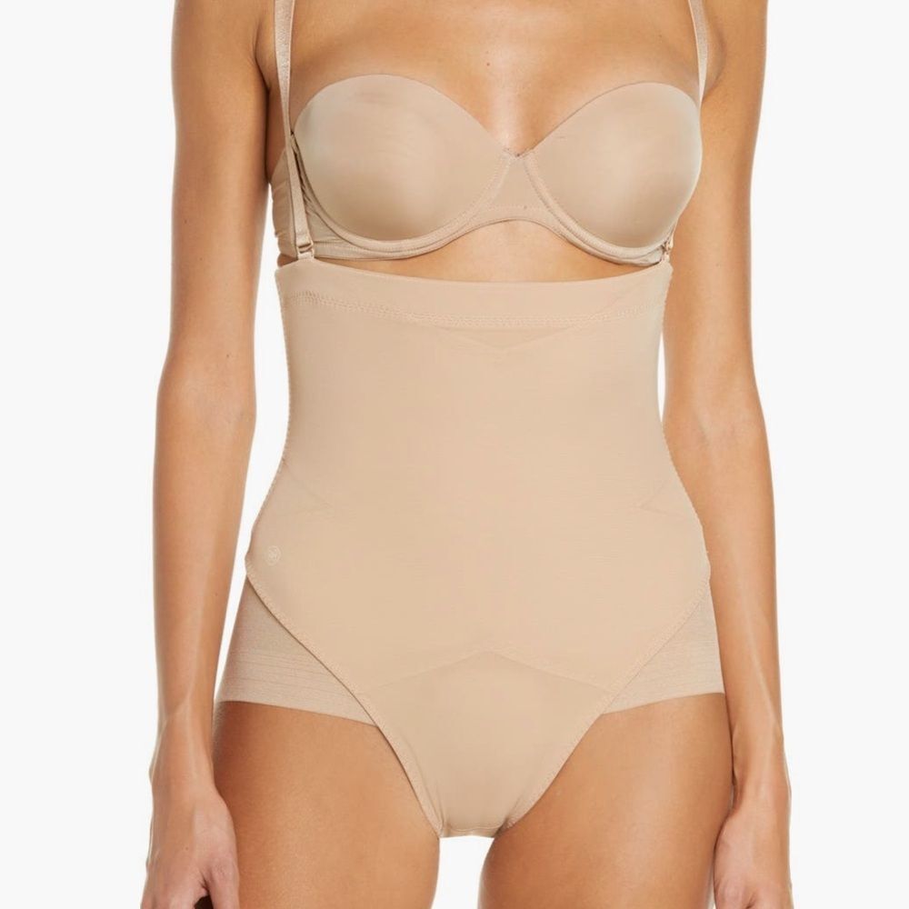 NWT Honeylove Super Power Brief with Straps $84